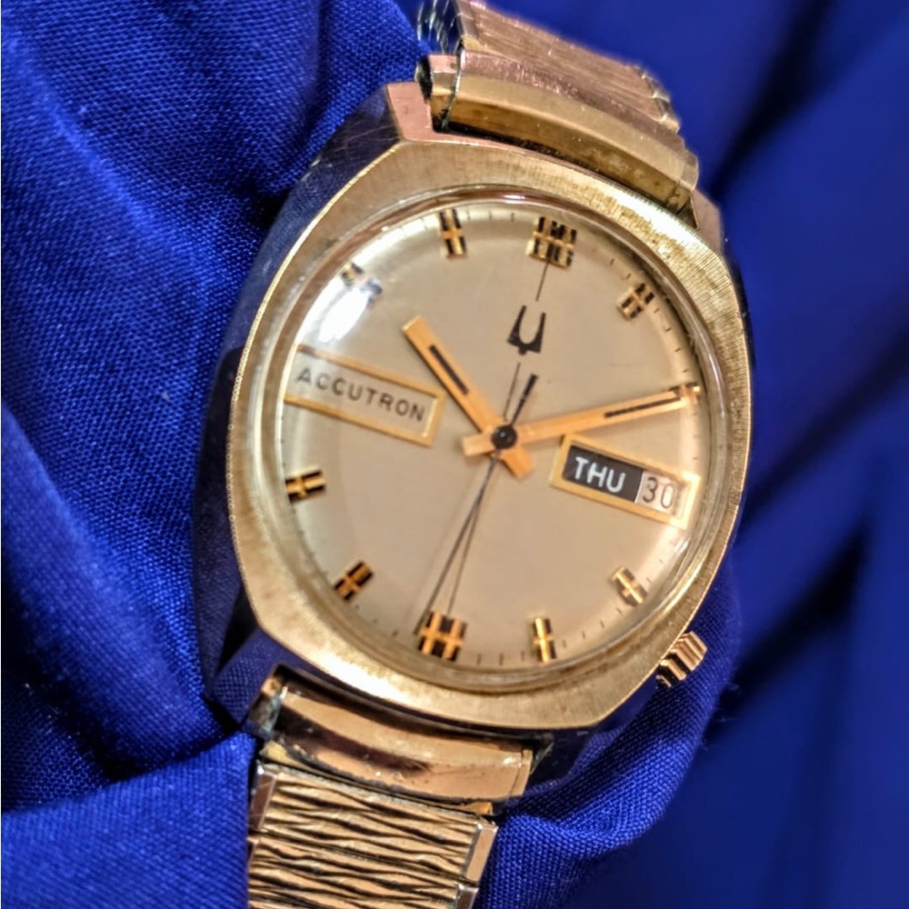 Bulova Accutron 1975 218 Gold Plated Day Date Mens Watch